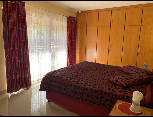 5 BEDROOM HOUSE FOR SALE IN MOUNT VERNON